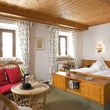 Binderhaeusl Garni Otel
