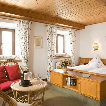 Binderhaeusl Garni Otel