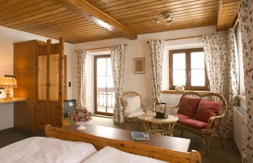 Binderhaeusl Garni Hotel 3*